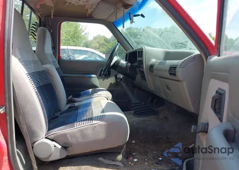 1992 Ford Ranger из США, поврежденный, VIN 1FTCR10AXNPA73246